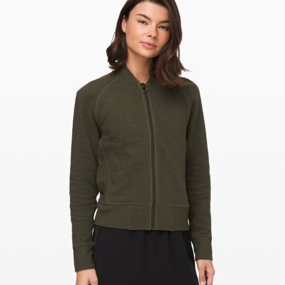 On repeat bomber lululemon - Picture 11 of 12
